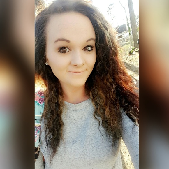 Profile Picture of Chasitee Miller (@nataleedrayden) on Poshmark