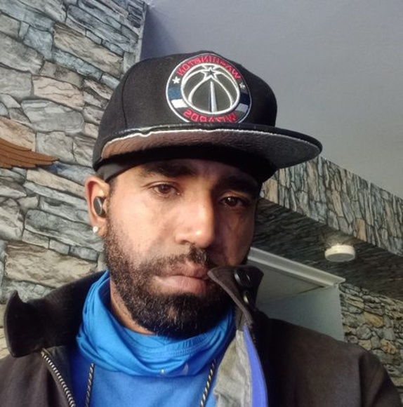 Profile Picture of Daniel Neal (@danielneal515) on Poshmark