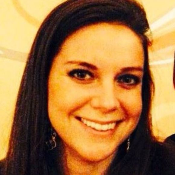 Profile Picture of Leah Reinhardt (@leahreinhardt) on Poshmark
