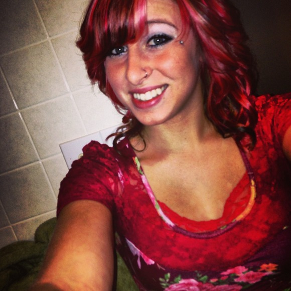 Profile Picture of Jessica Goulet (@max360punk12) on Poshmark