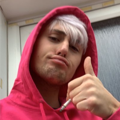 Profile Picture of Aaron Byron (@Byron981017) on Twitter