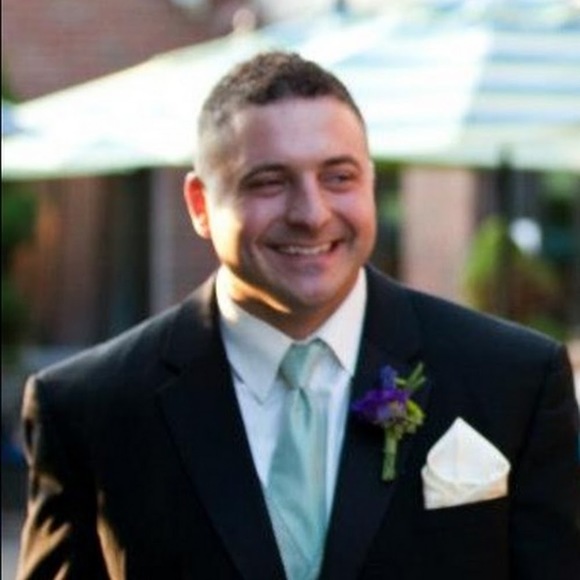 Profile Picture of James Silva (@jsilva443) on Poshmark