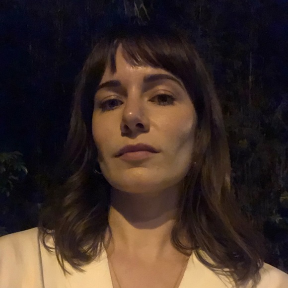 Profile Picture of Paula Leveque (@paula_leveque) on Poshmark