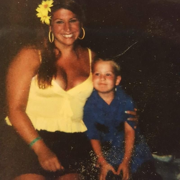 Profile Picture of Dana Dobbs plesia (@dnplesia) on Poshmark