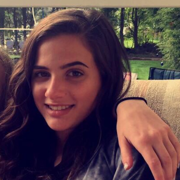 Profile Picture of Jenna Pyle (@jennapyle5) on Poshmark