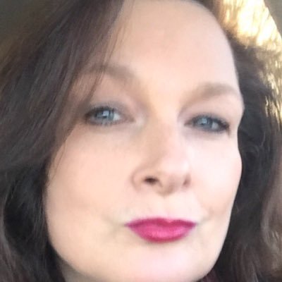 Profile Picture of Karen Edge (@edgekarenedge) on Twitter