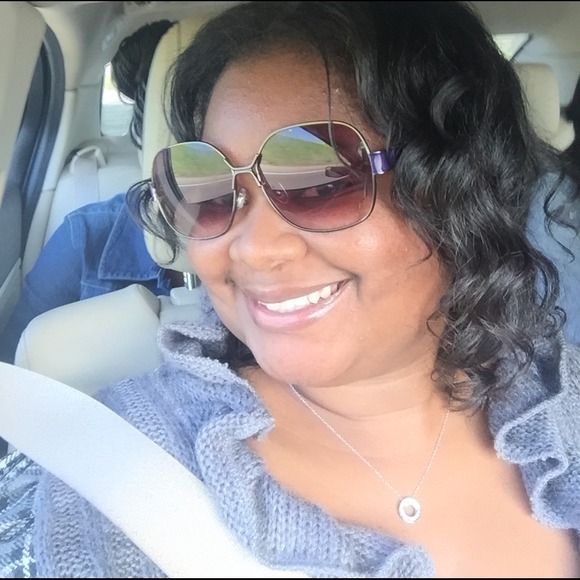 Profile Picture of Damika Murphy (@ddmurphy115) on Poshmark