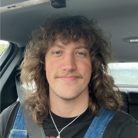 Profile Picture of Max Hacker (@maxhacker) on Poshmark