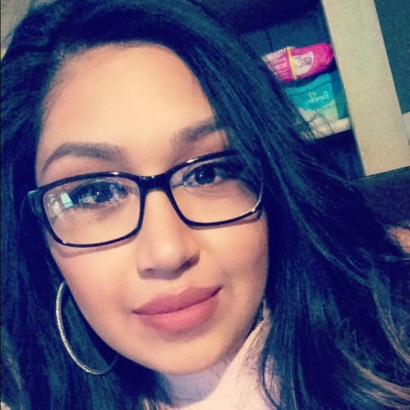 Profile Picture of Fatima Jimenez (@1991faty) on Poshmark