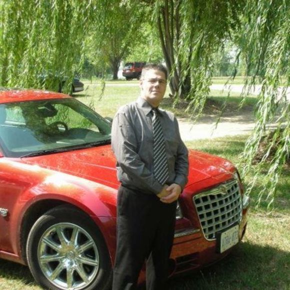 Profile Picture of Jeff Schwarzer (@jeffschwarzer) on Poshmark