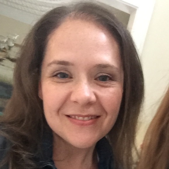 Profile Picture of Clare Rosenkrantz (@off2dicu2) on Poshmark