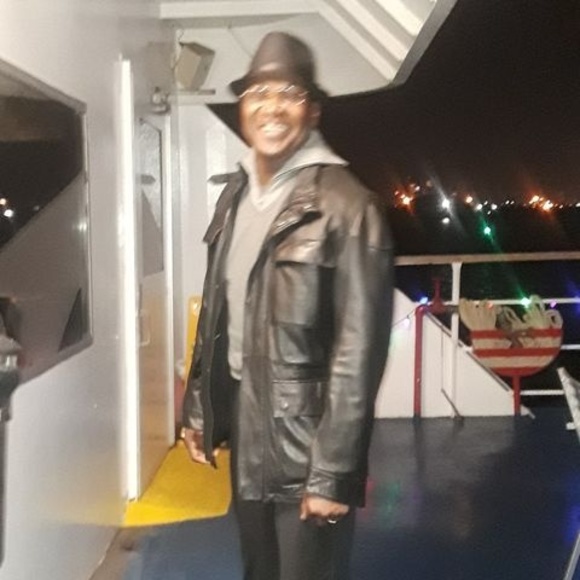 Profile Picture of Jeffrey Bundy (@jeffreybundy) on Poshmark