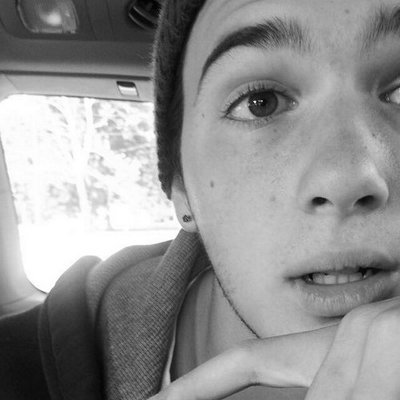 Profile Picture of Jesse E-M (@jesse_ehrlich) on Twitter