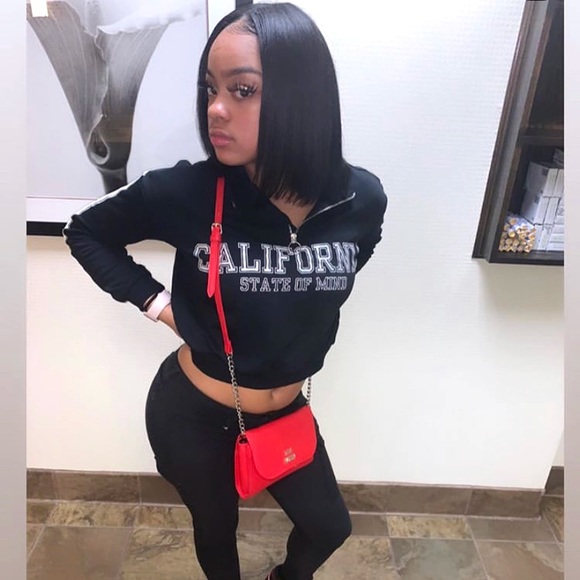 Profile Picture of Shayla Dems (@shayladems) on Poshmark