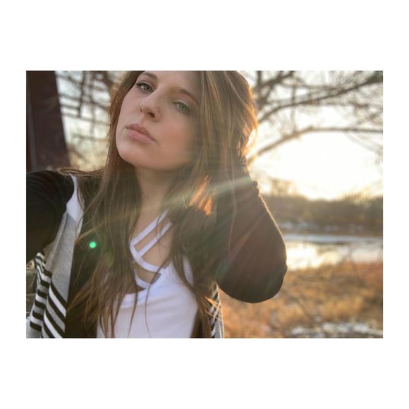 Profile Picture of Shaylee Vanwinkle (@shayvanwinkle) on Poshmark