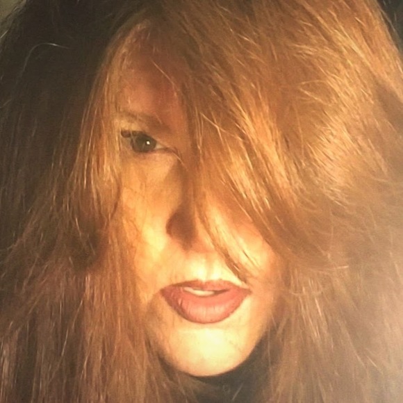 Profile Picture of Jennifer Bogdonoff (@jbogdonoff) on Poshmark