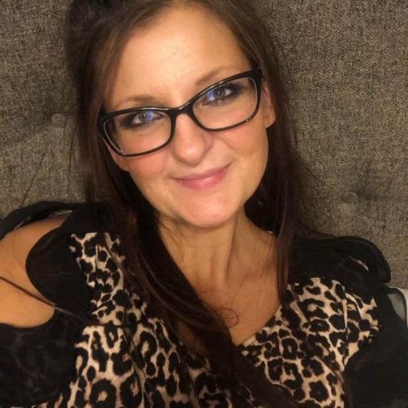 Profile Picture of Stephanie Hassler (@hassx4) on Poshmark