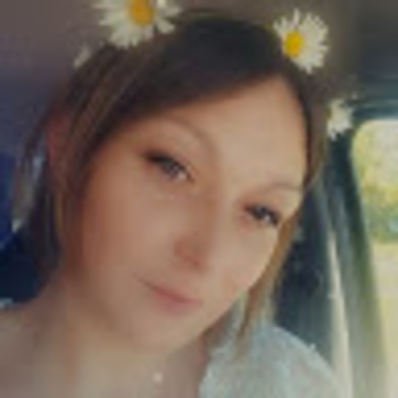 Profile Picture of Erika Grundy (@erikagrundy360) on Poshmark