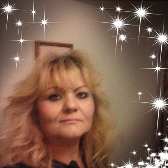 Profile Picture of Robin Sobeck (@pennoo) on Poshmark