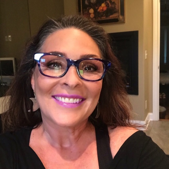 Profile Picture of Renee Leymon (@reneebl1) on Poshmark