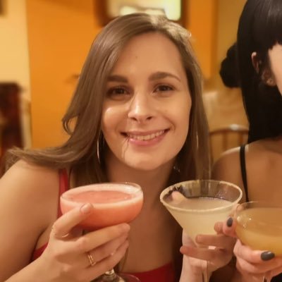 Profile Picture of Jess (@JessBushell) on Twitter
