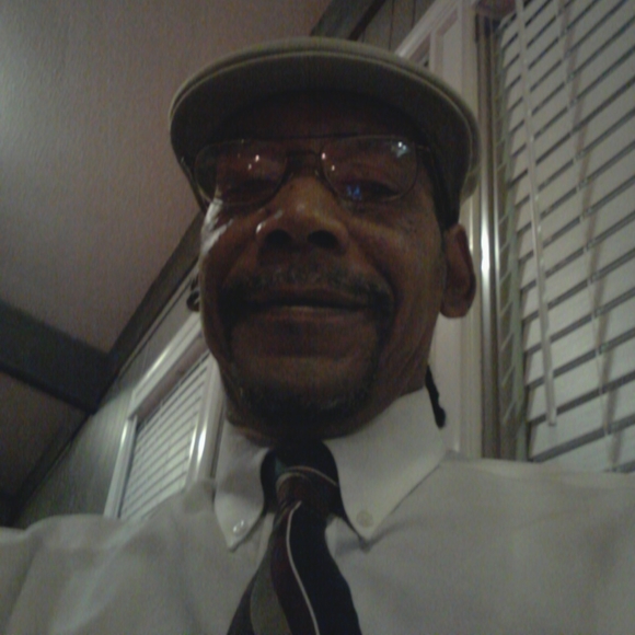 Profile Picture of Douglas Graham (@douglasgraham) on Poshmark