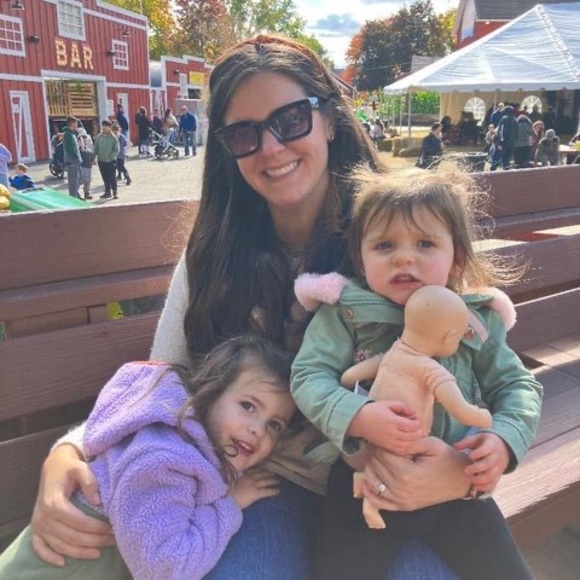 Profile Picture of Brittany Morroni (@bmorroni) on Poshmark