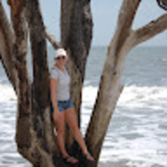 Profile Picture of Erica Lucas (@ericamlucas) on Poshmark
