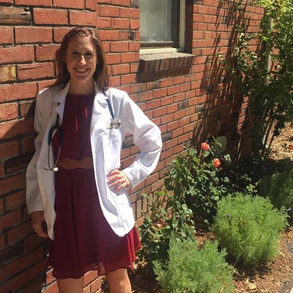 Profile Picture of Olivia Bagot (@ombagot) on Poshmark