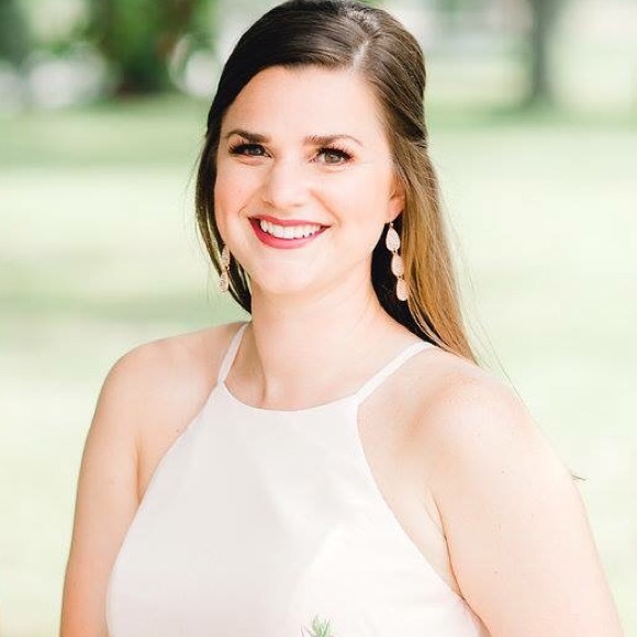 Profile Picture of Rebecca Scott (@becca_falkner) on Poshmark