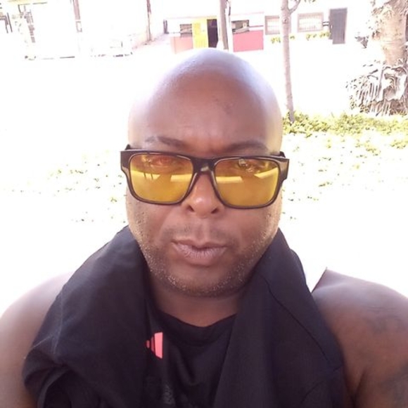 Profile Picture of Anthony Sampson (@hotjgvjf) on Poshmark