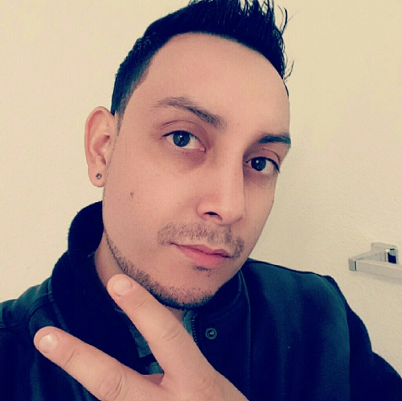 Profile Picture of Cesar Amaro (@laizon28) on Poshmark