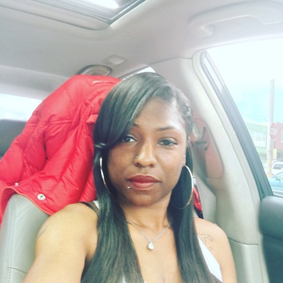 Profile Picture of Michele Minor (@chellboo) on Poshmark