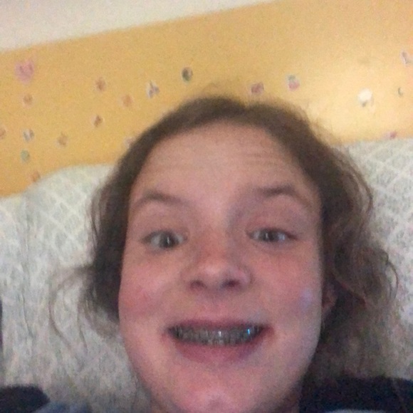 Profile Picture of Alice Carpenter (@alicecarpenter) on Poshmark