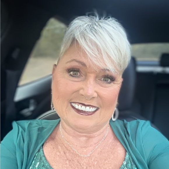 Profile Picture of Christie Windham (@gtchic99) on Poshmark
