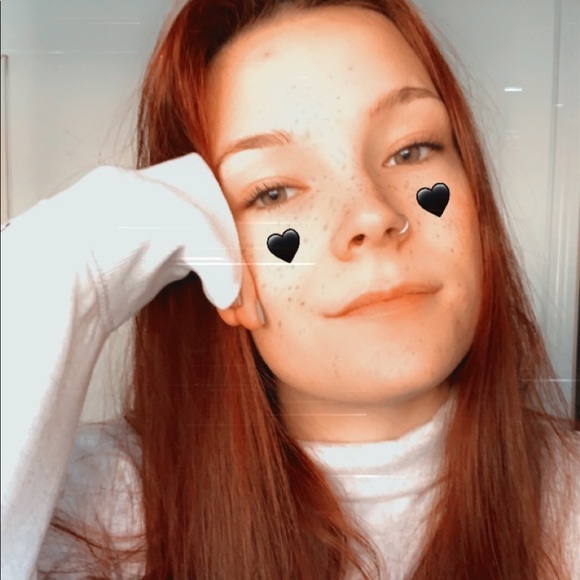 Profile Picture of Kaitlin Wright (@khynds) on Poshmark