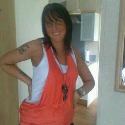 Profile Picture of Claire Johnson  ♥ ♥ (@karl17ernest) on Twitter