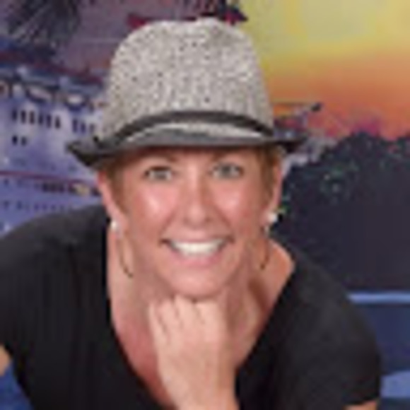 Profile Picture of Maria Hamershock (@mhamershock) on Poshmark