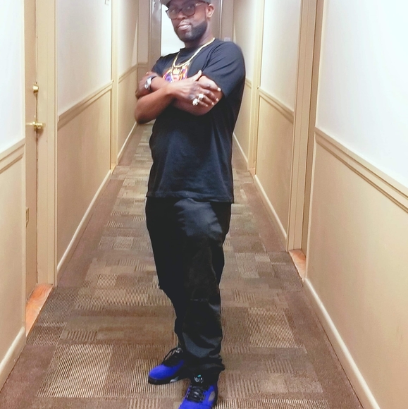 Profile Picture of Randy Ricketts (@randyricketts2) on Poshmark