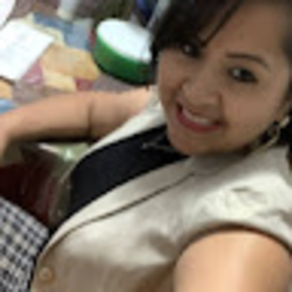 Profile Picture of Veronica Interiano (@interianov66) on Poshmark