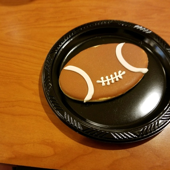 Frank Tun - Poshmark Profile Picture of Frank Tun (@kokoyeye) on Poshmark