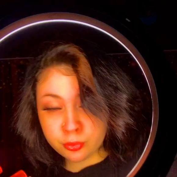 Profile Picture of Ivy Ivy (@exoticleetoxic) on Poshmark