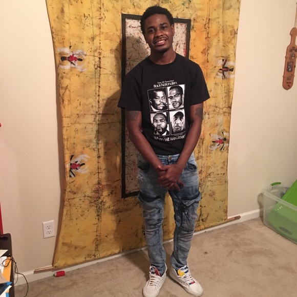 Lamario Bennett - Poshmark Profile Picture of Lamario Bennett (@lamario23) on Poshmark