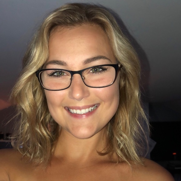 Profile Picture of Abby Shaffer (@abby97marie) on Poshmark
