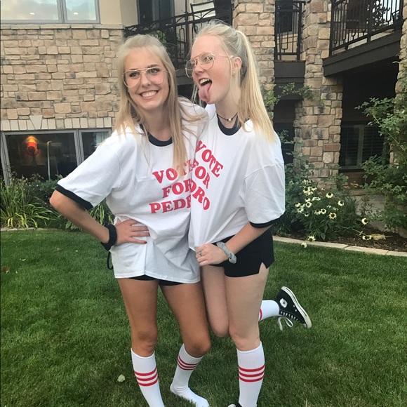 Profile Picture of Julia Roney (@jlroney14) on Poshmark