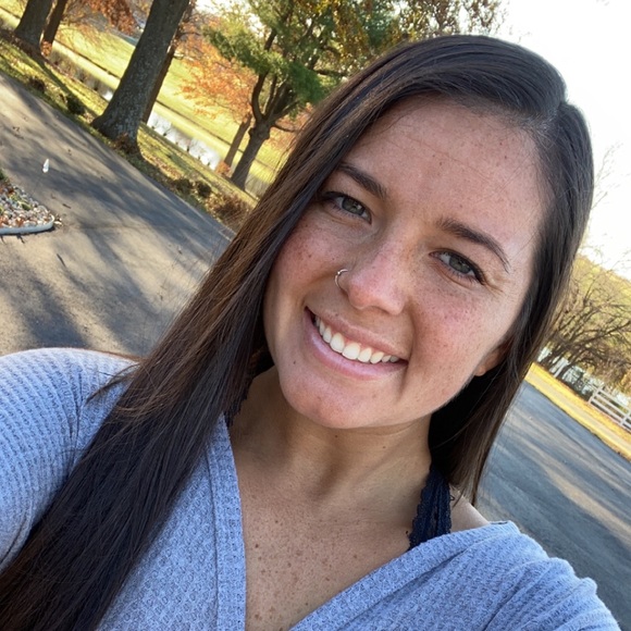 Profile Picture of Alexis Koop (@alexis_koop) on Poshmark