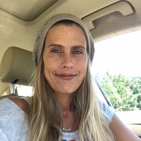Profile Picture of Danielle Duvall (@dvsdani) on Pinterest