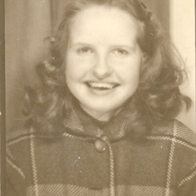 Profile Picture of Cathy Kent (@@cathynikkilover) on Twitter