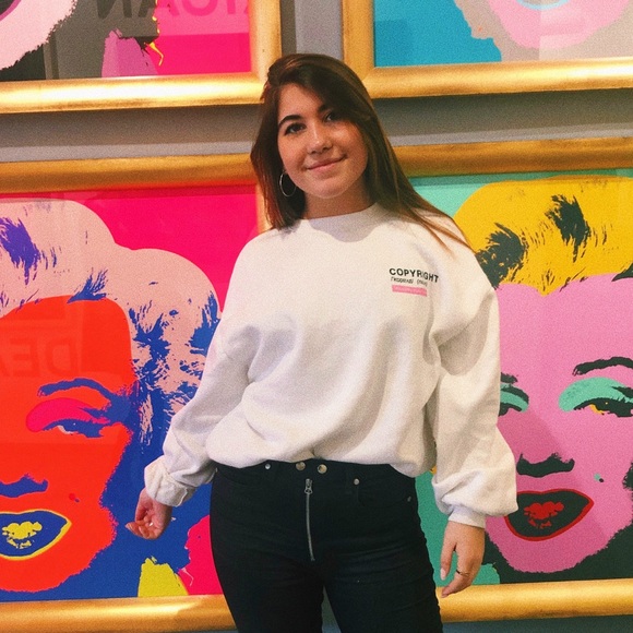 Profile Picture of Sara Nicolia (@saranicolia) on Poshmark