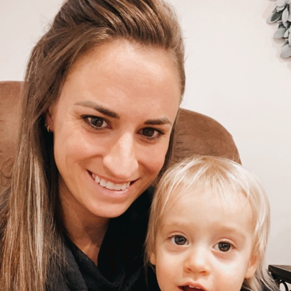 Profile Picture of Alex Traylor (@atraylor16) on Poshmark